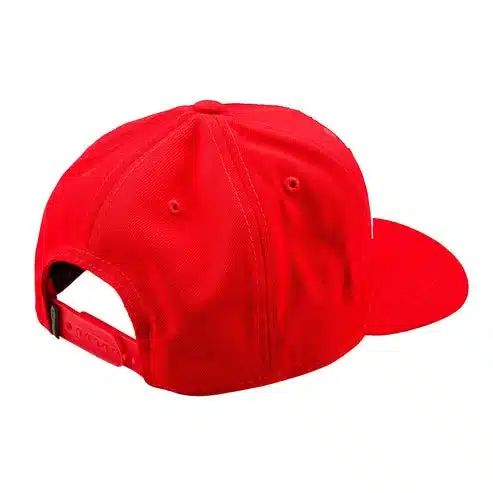 Rückansicht einer gebogenen Snapback-Mütze in kräftigem Rot mit verstellbarem Snapback-Verschluss.