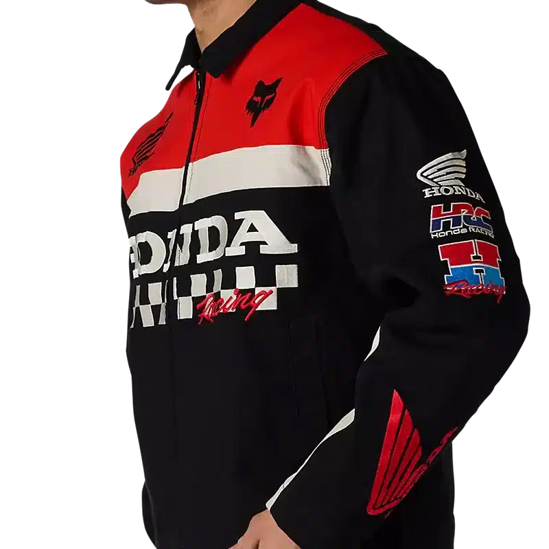 Seitenansicht einer Honda Work Jacke mit rotem und schwarzem Racing-Design, großem HONDA-Logo und gestickten Elementen auf dem Ärmel