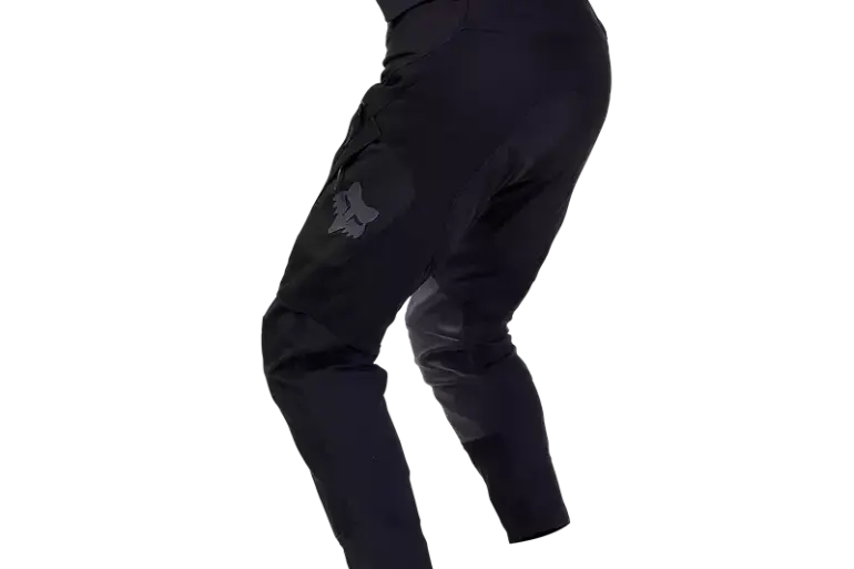 Defend Off-Road Hose in Schwarz mit abriebfesten Cordura- und Lederezonen, Seitenansicht