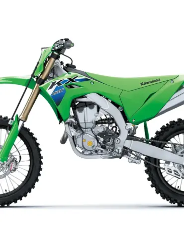 Seitenansicht der Kawasaki KX450 2026, ein grün-schwarzes Motocross-Motorrad