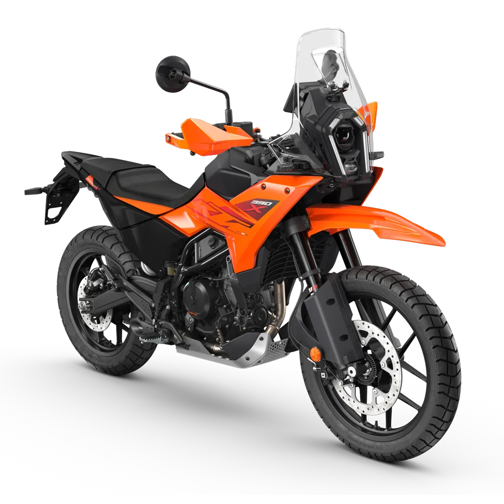 KTM 390 Adventure X 2026 in orangener Lackierung, schräg von vorn fotografiert