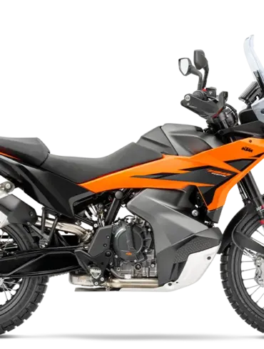 KTM 790 Adventure 2026, orange-schwarzes Adventure-Bike in Seitenansicht mit 4-Jahres-Garantie-Siegel.