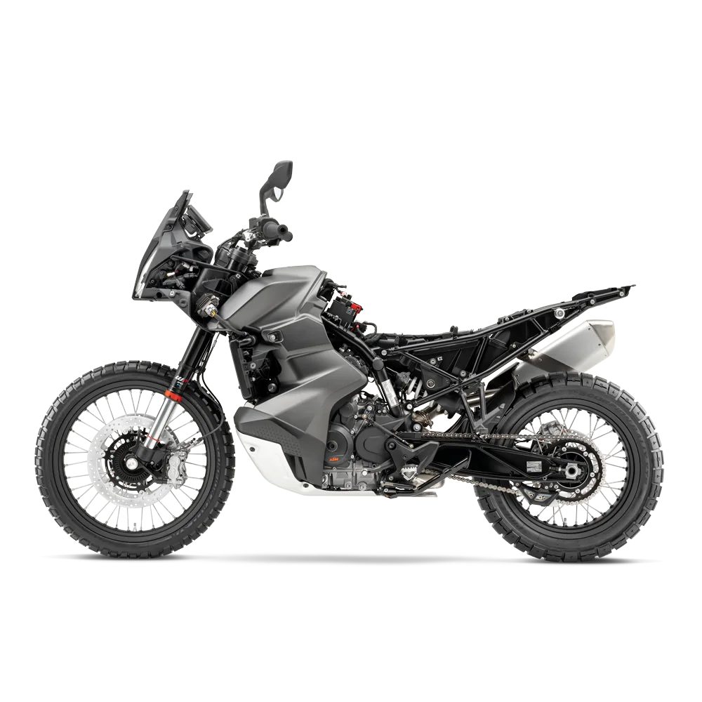 KTM 790 Adventure 2026 mit freigelegtem Rahmen und Technik, ohne Seiten- und Heckverkleidung