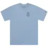 Kurzarm-T-Shirt in Smoke Blue mit kleinem Peace-Out-Motiv auf der linken Brustseite.