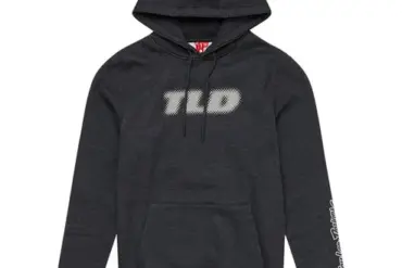Schwarzer Hoodie Fade Out mit TLD-Logo und Kängurutasche, frontal abgebildet.
