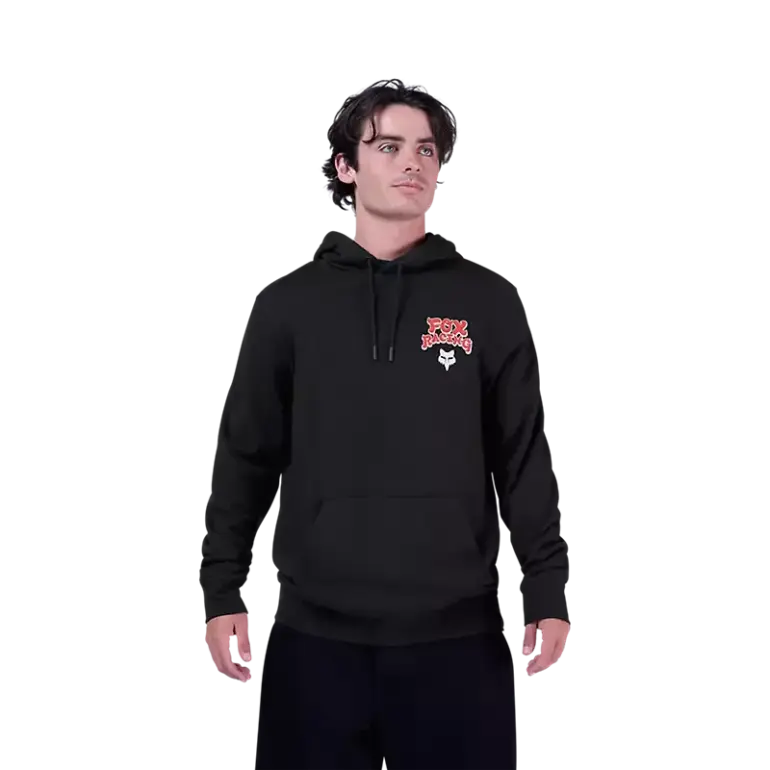 Mann trägt schwarzen Racewear Pullover Hoodie mit Fox Racing Logo und Kängurutasche