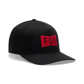 Schwarze Flexfit Cap mit rotem, gesticktem FOX-Logo auf der Vorderseite.