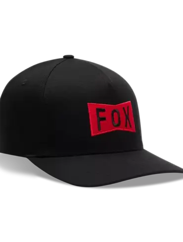 Schwarze Flexfit Cap mit rotem, gesticktem FOX-Logo auf der Vorderseite.