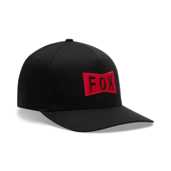 Schwarze Flexfit Cap mit rotem, gesticktem FOX-Logo auf der Vorderseite.