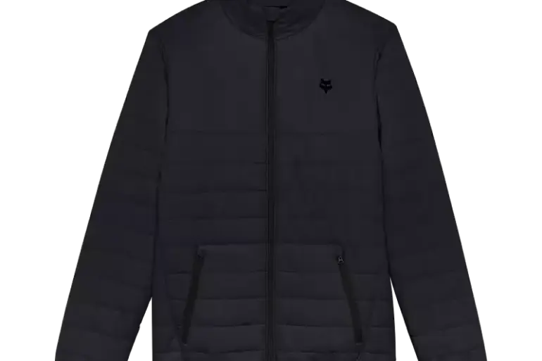 Schwarze Steppjacke Howell mit durchgehendem Reißverschluss und Stehkragen, von vorn fotografiert.