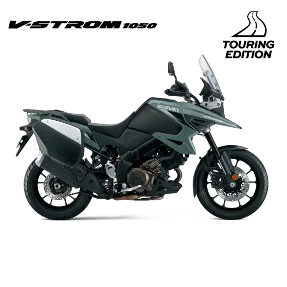 Seitenansicht der Suzuki V-Strom 1050 Touring Edition mit montierten Seitenkoffern.