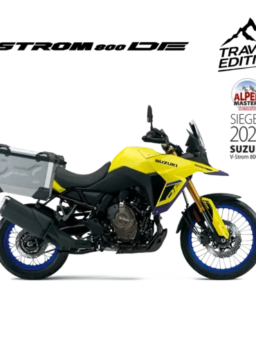 Seitenansicht der Suzuki V-Strom 800DE Travel Edition mit Aluminium-Seitenkoffern.
