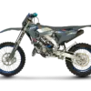 Seitenansicht einer TM EN 125 ES Fi 2T Enduro mit Aluminiumrahmen und sportlicher Ausstattung, Modell 2026