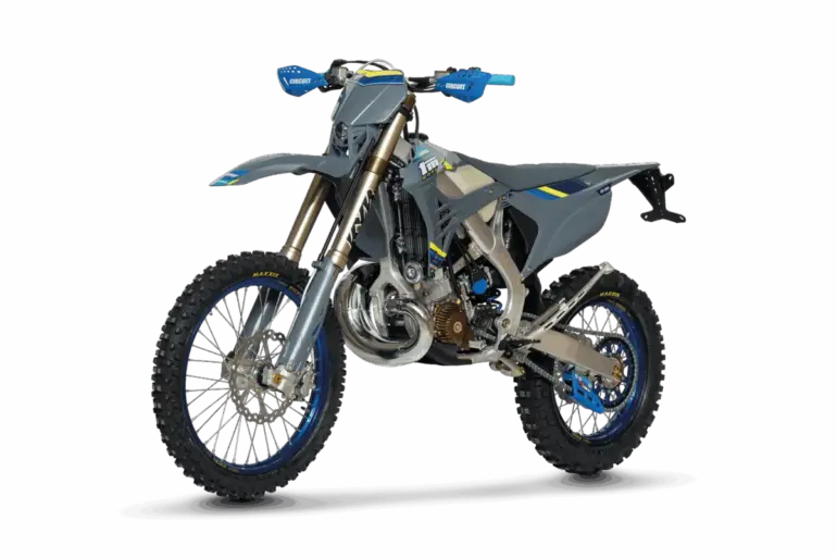 TM EN 250 ES Fi 2T CORSE Zweitakt-Enduro-Motorrad mit Aluminiumrahmen, Upside-down-Gabel und Stollenreifen, Seitenansicht