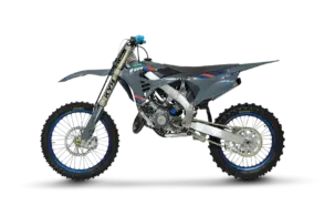 Seitliche Ansicht der TM MX 125 ES FI 2T 2026, ein Motocross-Motorrad mit Aluminium-Deltabox-Rahmen und Kayaba-Gabel.