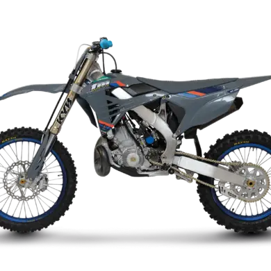 TM MX 250 ES FI 2T 2026, Motocross-Motorrad in Seitenansicht vor neutralem Hintergrund