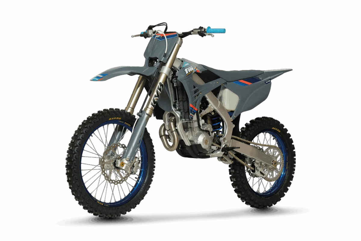 TM MX 250 ES Fi 4T 2026 Motocross-Motorrad mit Aluminiumrahmen und zentral platziertem Tank