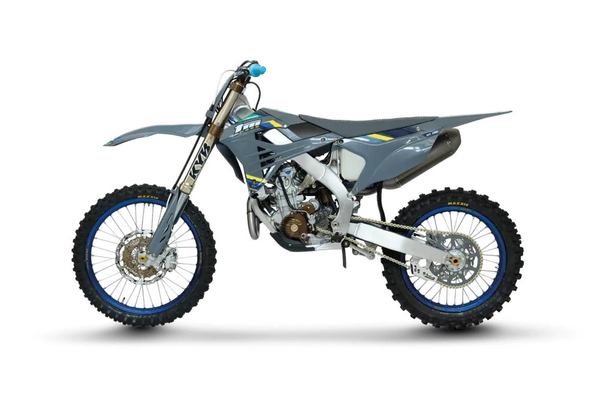 TM MX 250 ES Fi 4T CORSE Seite, Motocross-Motorrad mit KYB-Gabel und Monofederbein