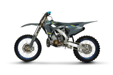 TM MX 300 ES 2T CORSE Motocross-Motorrad mit Aluminiumrahmen und KYB-Fahrwerk von der Seite