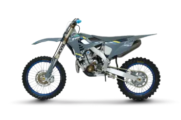 Seitenansicht der TM MX 300 ES Fi 4T Corse 2026 Motocross-Maschine