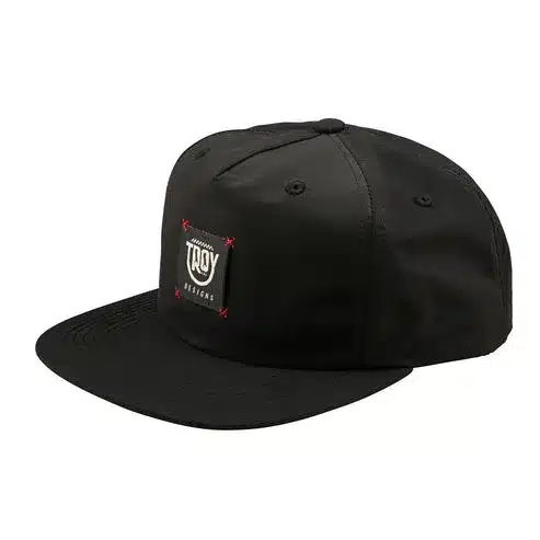 Schwarzes Snapback-Cap mit rechteckigem Troy Lee Designs Patch auf der Front