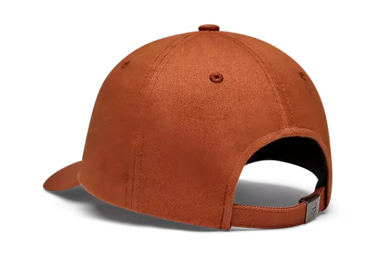 Rückseite einer einfarbigen, verstellbaren Kappe aus Baumwoll-Canvas mit Riemenverschluss