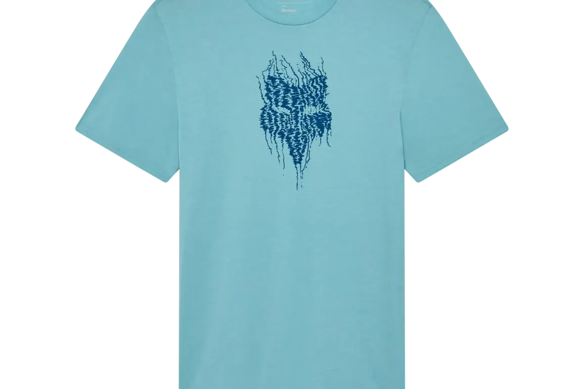 Hellblaues Fox Racing Bark Tech T-Shirt mit dezentem Print und klassischem Schnitt, optimal für Motorradfahrer.