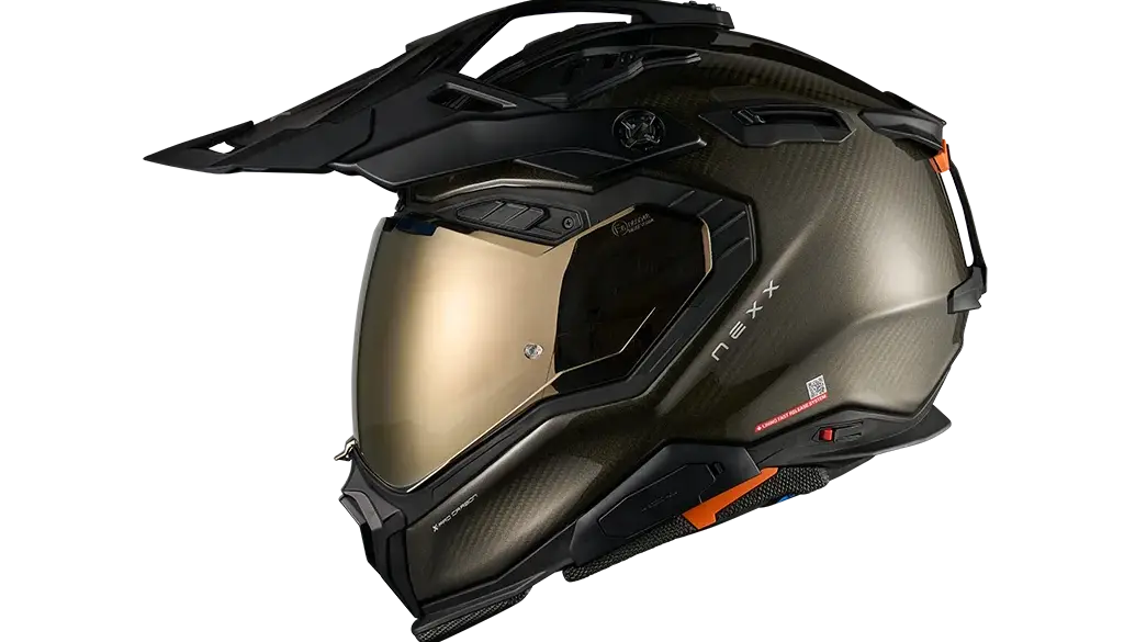 Seitenansicht des NEXX X.WED3 Adventure-Motorradhelms aus Carbon mit Visier und Peak.