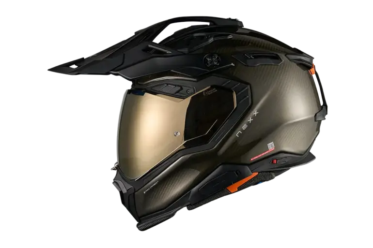 Seitenansicht des NEXX X.WED3 Adventure-Motorradhelms aus Carbon mit Visier und Peak.