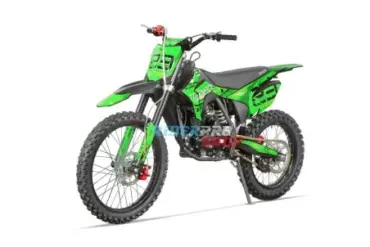 Grüne Tornado BRX V3 250ccm-Motocross-Maschine aufgebockt, Seitenansicht mit Offroad-Bereifung und Upside-Down-Gabel.