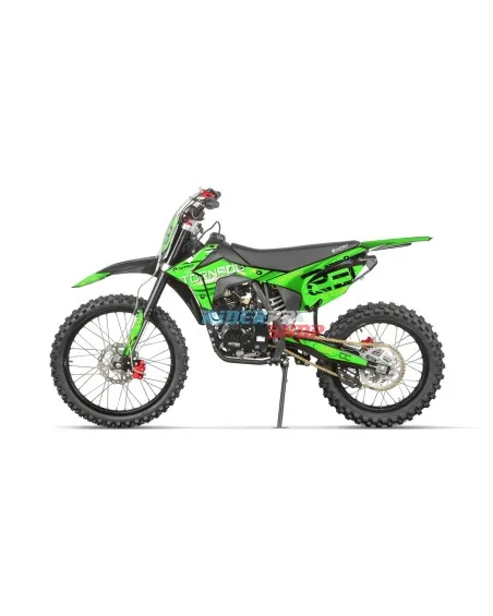 Grüne Tornado BRX V3 250ccm Motocross-Maschine mit 21/18-Zoll-Bereifung in der Seitenansicht