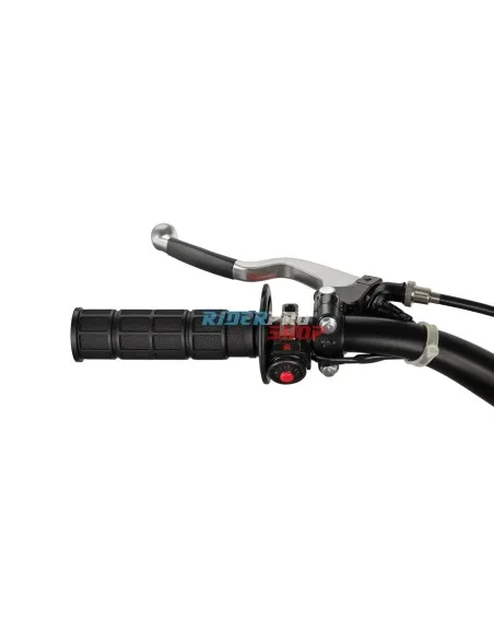 Detail des linken Lenkers samt Not-Aus-Schalter und Griffgummi der Tornado BRX V3