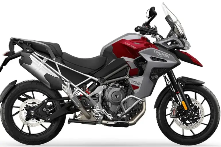 Triumph Tiger 1200 GT Explorer Motorrad in Rot-Grau Seitenansicht