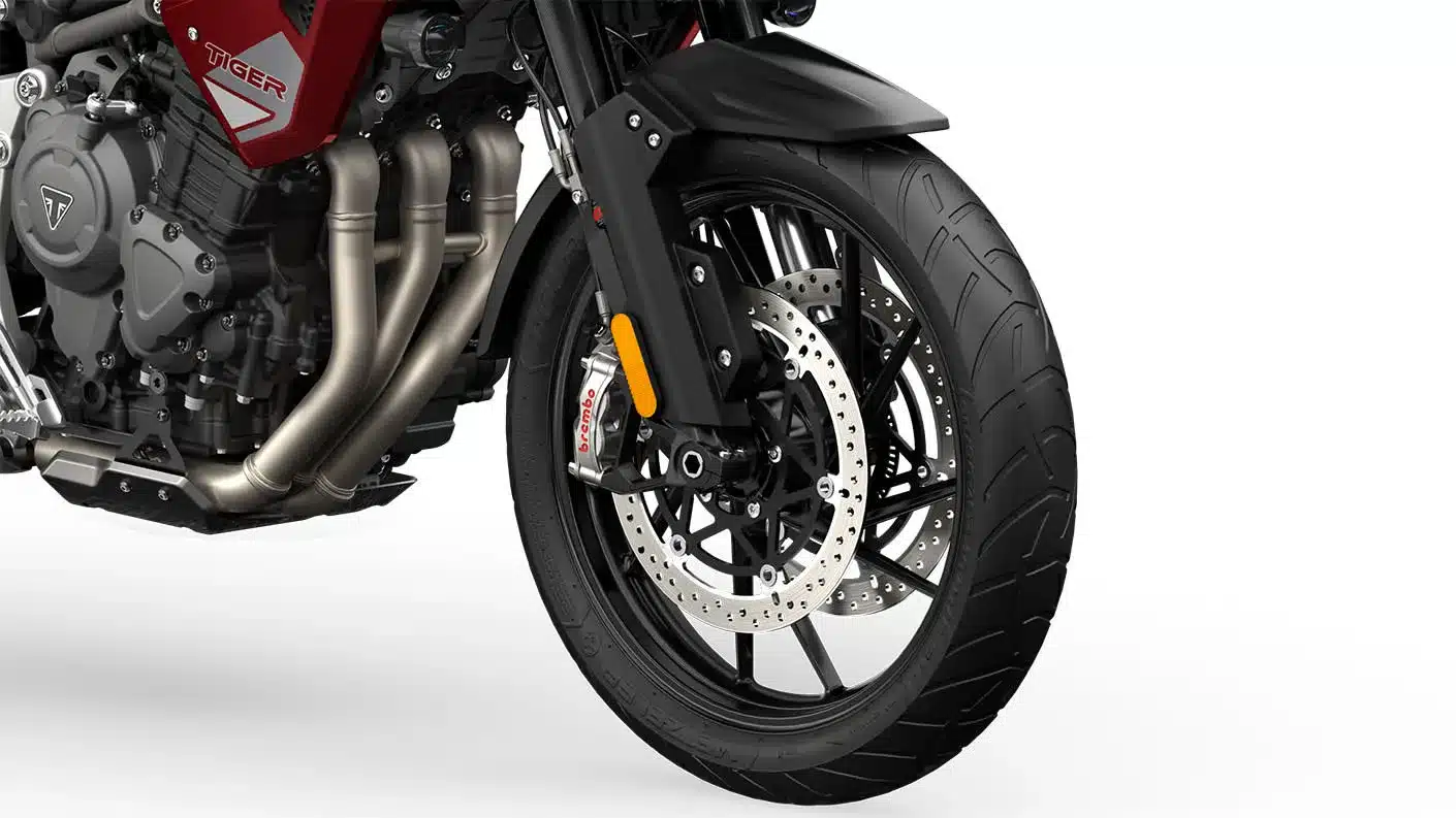 Vorderes Rad, Bremsanlage und Motor der Triumph Tiger 1200 GT Pro im Detail