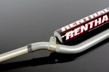 Renthal Twinwall® Motocross-Lenker mit Schaumstoff-Lenkerpad in Nahaufnahme.