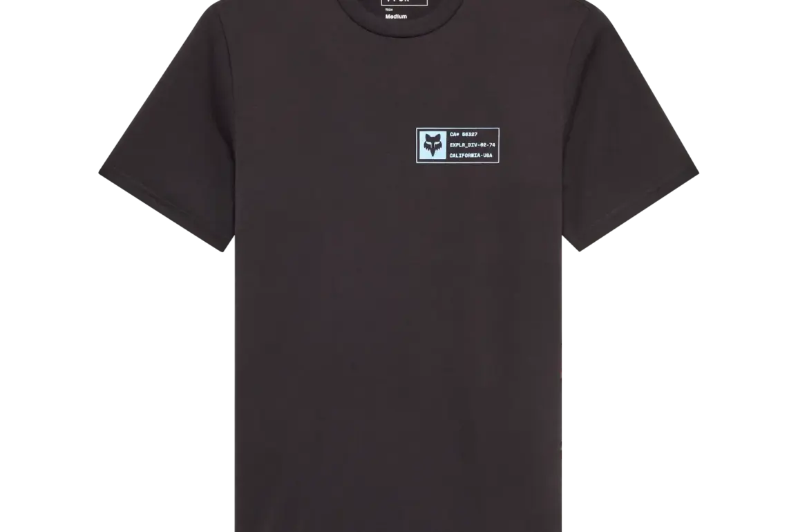 Schwarzes Fox Vision Tech Tee mit kleinem Logo und Text auf der Brust, dargestellt vor neutralem Hintergrund.