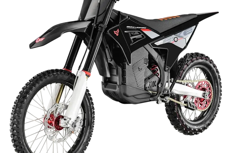 Cheetah E-XE800 Elektro-Enduro-Motorrad in Seitenansicht auf weißem Hintergrund