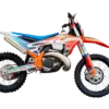 Profilansicht der Hengjian S8-Z330 Race Version, einem leistungsstarken Zweitakt-Hardenduro-Motorrad in Orange, Weiß und Blau.