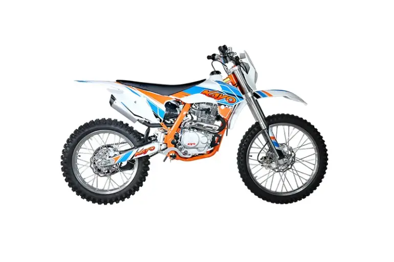 Kayo K2 Enduro Dirt Bike in Seitenansicht auf weißem Hintergrund
