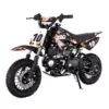 Tao Motor DB10 Mini-Dirtbike für Kinder, schwarz-orange mit Startnummer 10, Seitenansicht.