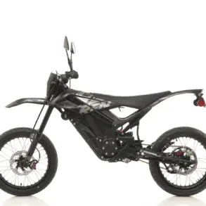 RFN ARES Road Elektro-Dirtbike in schwarzer Ausführung, Seitenansicht auf weißem Hintergrund.