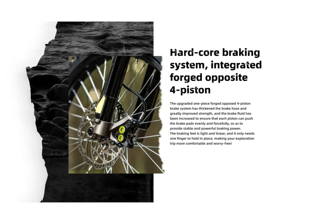 Nahaufnahme der robusten Vorderbremse mit 4-Kolben-Bremssattel an der Sur-Ron Light Bee X