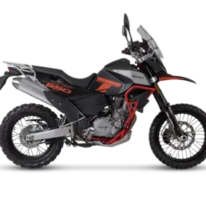 SWM Superdual T Motorrad in seitlicher Ansicht mit Offroad-Bereifung und Touring-Ausstattung.