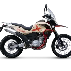 SWM Superdual X Reiseenduro in Seitenansicht mit rot-schwarzem Design