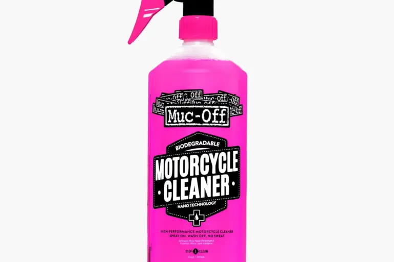 Muc-Off Nano Tech Motorcycle Cleaner in pinker Sprühflasche