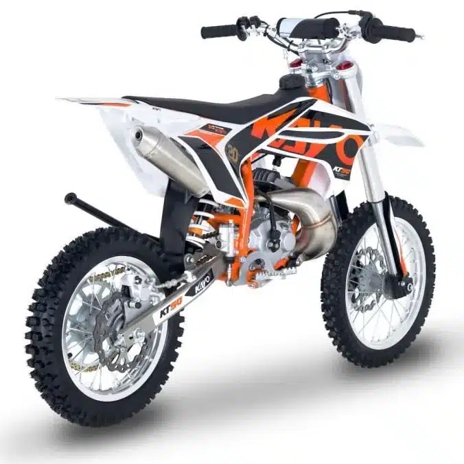 Kayo KT50 Racing Kinder-Motocross-Motorrad, Seiten- und Heckansicht auf weißem Hintergrund