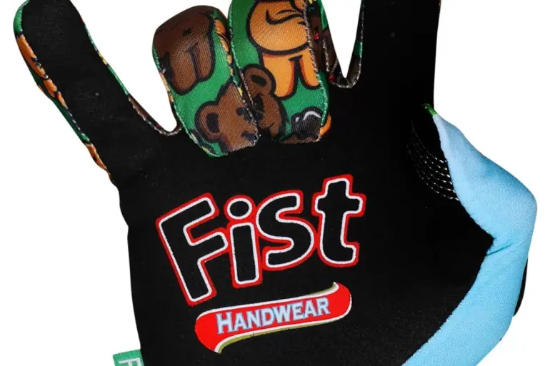 FIST Handwear LIL TEDS Handschuh mit buntem Design und Logo auf dem Handrücken