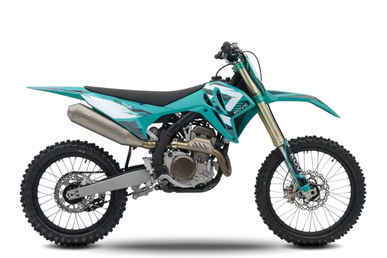 Kove MX250 Offroad-Motorrad in seitlicher Ansicht, türkisfarbene Rennmaschine für Motocross und Rally-Einsätze
