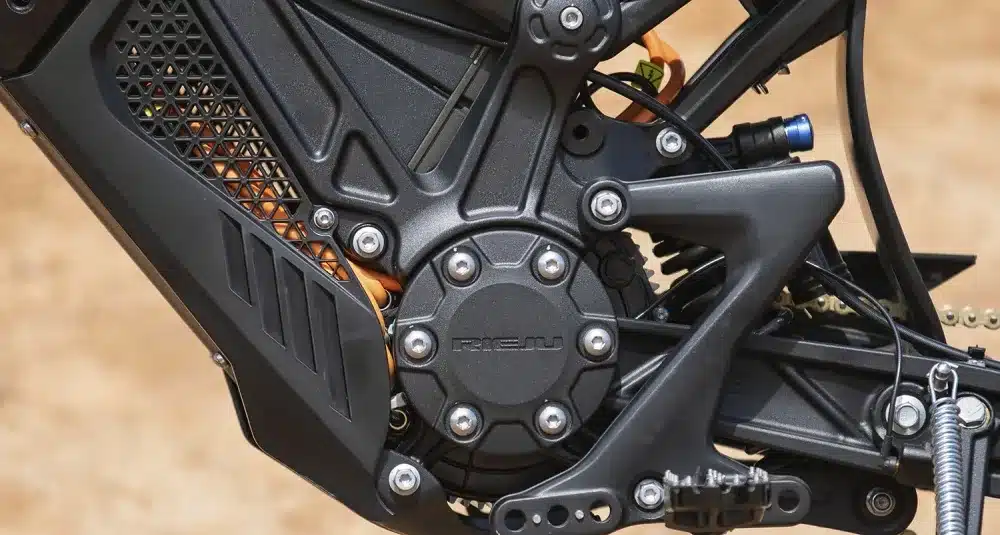 Nahaufnahme des Elektromotors und Rahmens der Rieju e-Tango