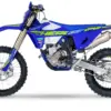 Sherco 300 SEF Factory 2026 Enduro-Motorrad in Seitenansicht, blaues Grafik-Kit und hochwertige Komponenten.
